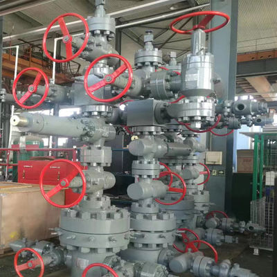 API 6A Wellhead Equipment In Oil And Gas Christmas Tree / X-Max Tree