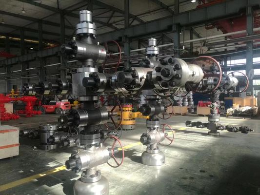 Wellhead With Tubing And Casing Head Christmas Tree Equipment API 6A