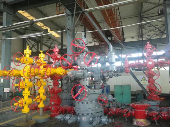 API 6A Wellhead Equipment In Oil And Gas Christmas Tree / X-Max Tree